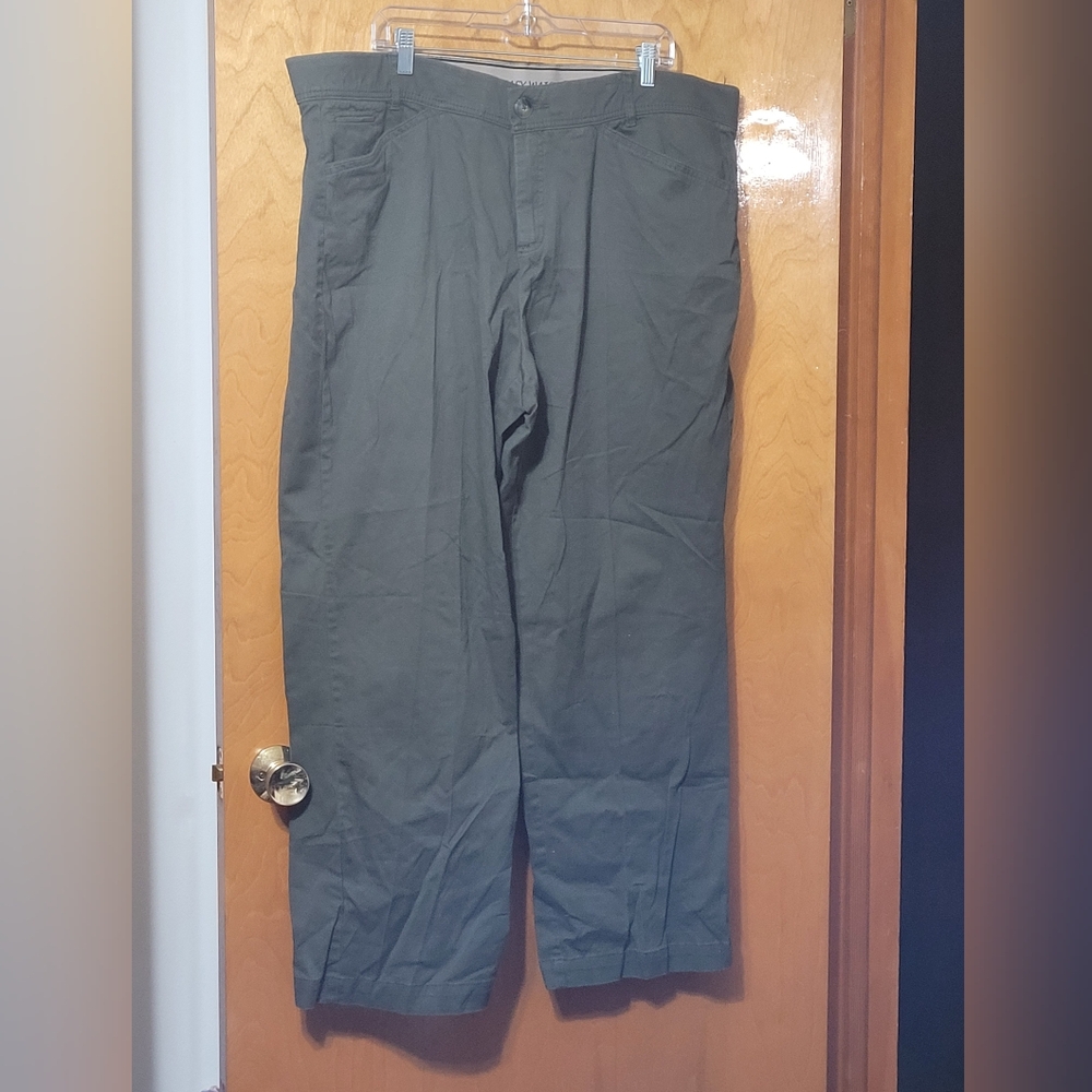 Avenue Khaki Color Pants. Tagged as 20 average.